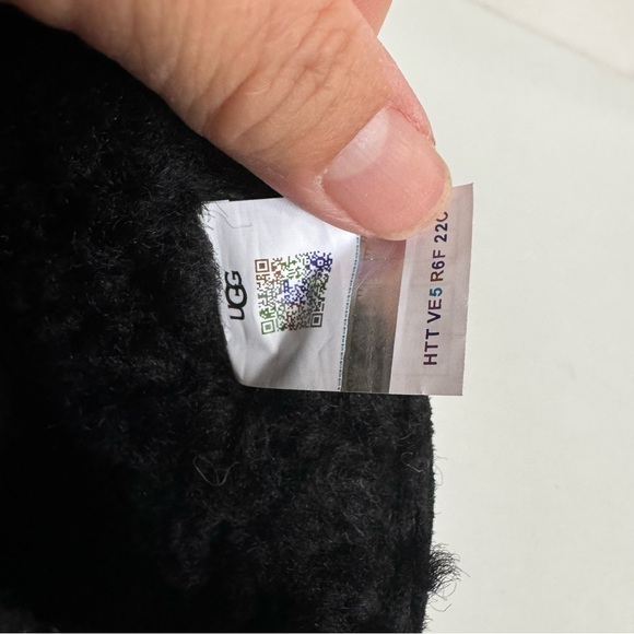 UGG NEW HEIGHTS PLATFORM MINI BLACK CHUNKY BOOTS - Picture 6 of 6